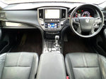 CROWN sedan