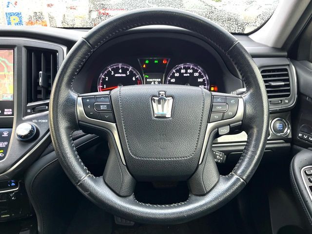 CROWN sedan