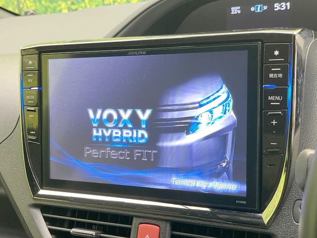 VOXY HYBRID