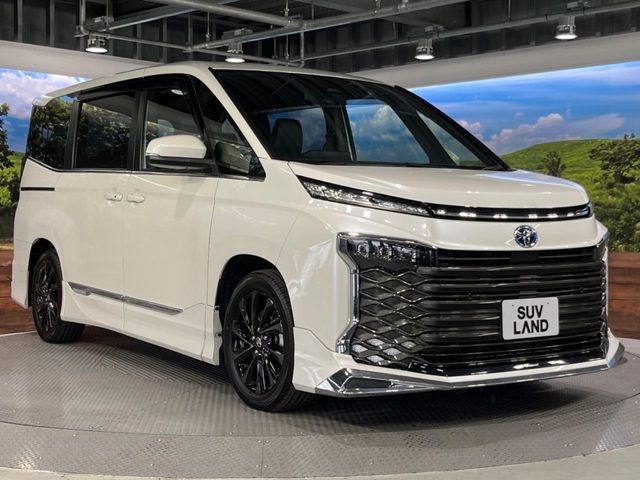 VOXY HYBRID