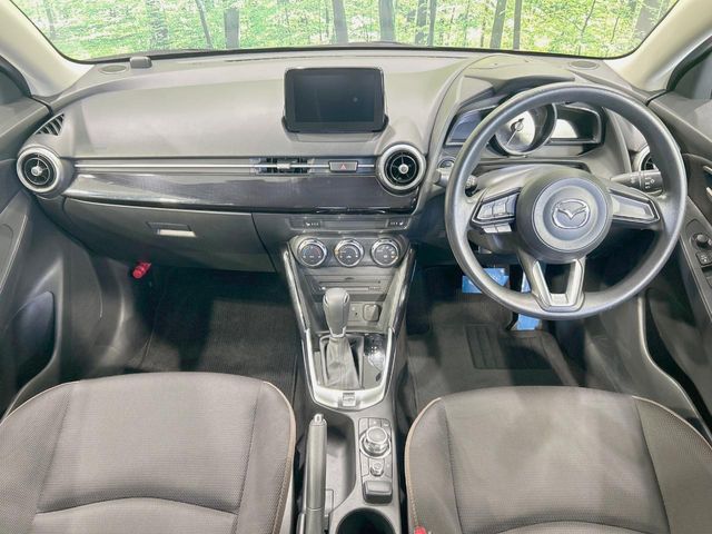 MAZDA2