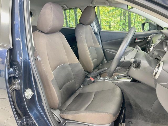 MAZDA2