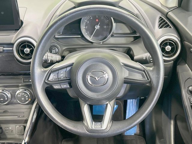 MAZDA2