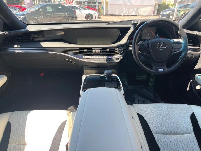 LEXUS LS500 4WD