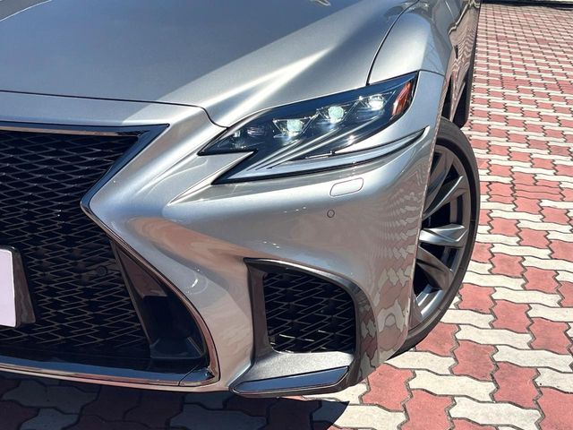 LEXUS LS500 4WD