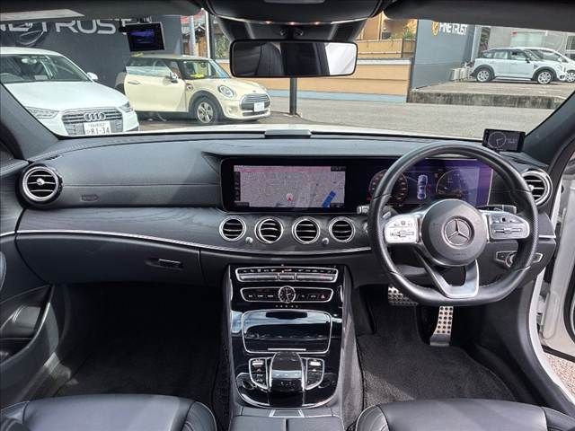 MERCEDES BENZ E class sedan