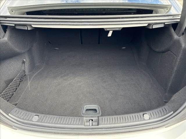 MERCEDES BENZ E class sedan