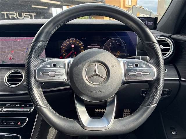 MERCEDES BENZ E class sedan