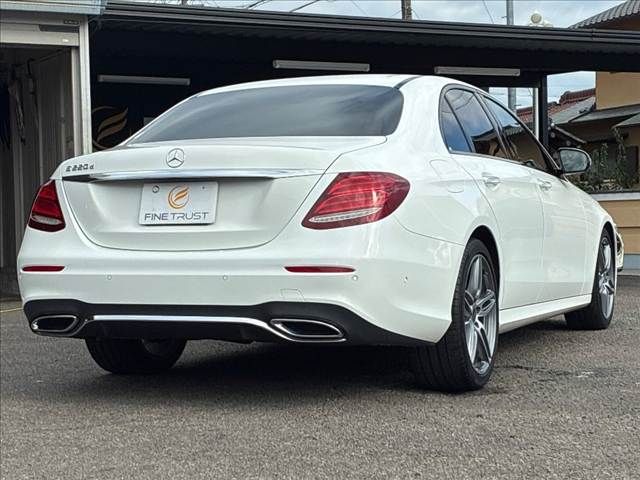 MERCEDES BENZ E class sedan