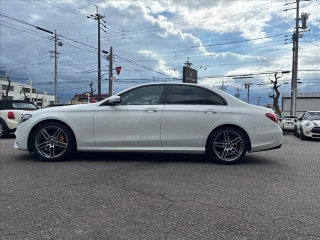 MERCEDES BENZ E class sedan