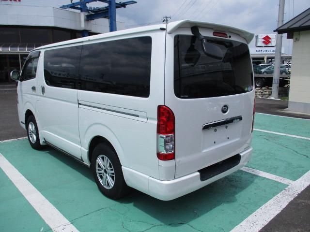 HIACE REGIUS WGN 4WD