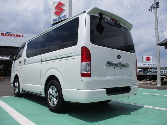 HIACE REGIUS WGN 4WD