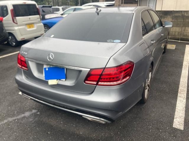 MERCEDES BENZ E class sedan