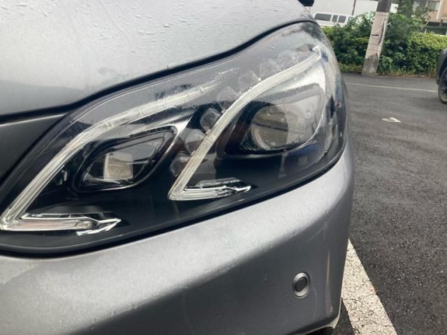 MERCEDES BENZ E class sedan