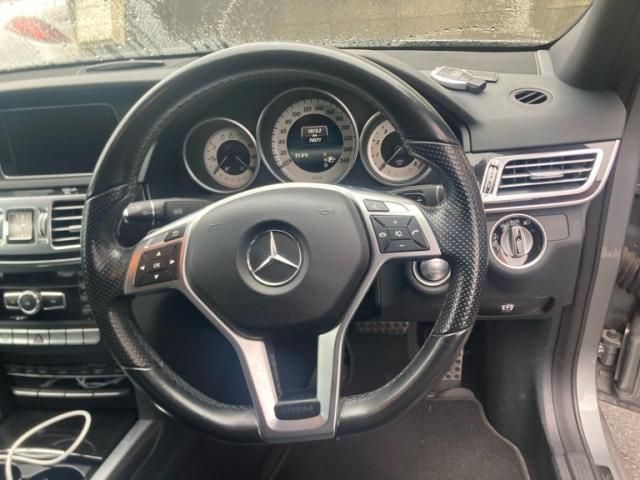 MERCEDES BENZ E class sedan