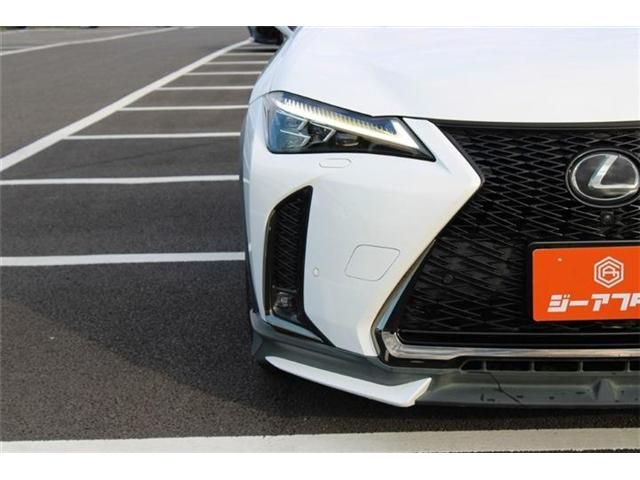 LEXUS UX200