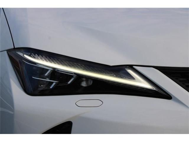 LEXUS UX200