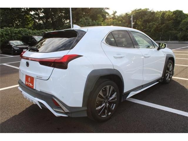 LEXUS UX200