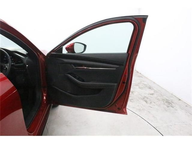 MAZDA3 FASTBACK