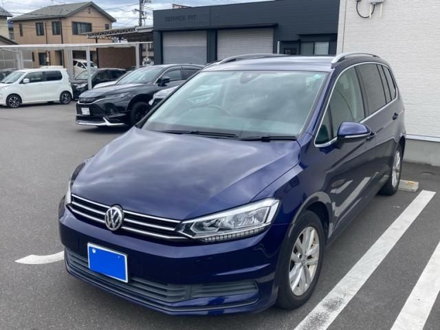 VOLKSWAGEN GOLF TOURAN