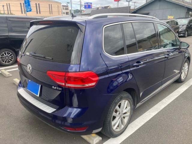 VOLKSWAGEN GOLF TOURAN