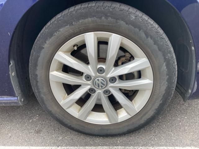 VOLKSWAGEN GOLF TOURAN