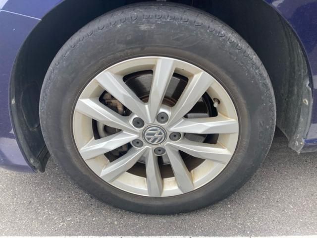 VOLKSWAGEN GOLF TOURAN