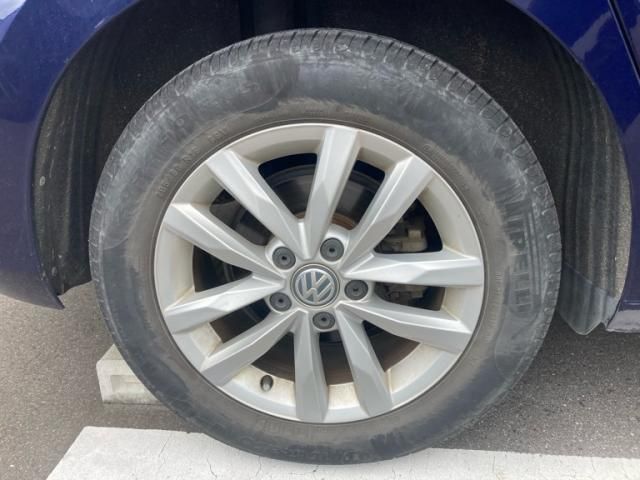 VOLKSWAGEN GOLF TOURAN
