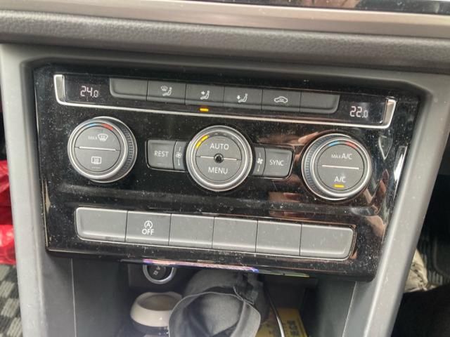 VOLKSWAGEN GOLF TOURAN