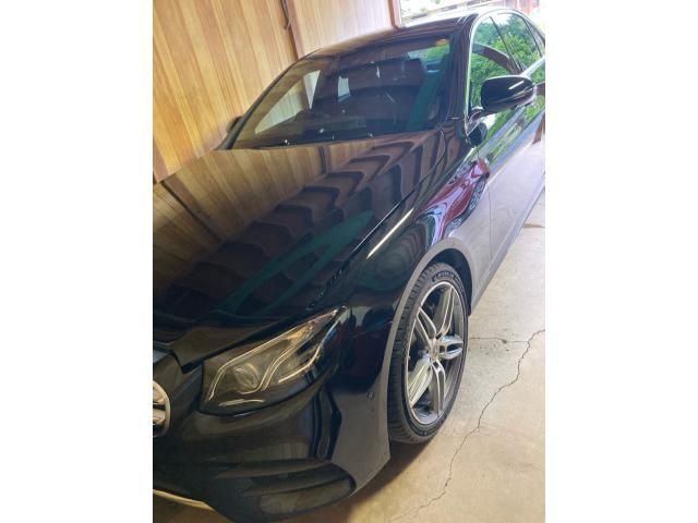 MERCEDES BENZ E class sedan