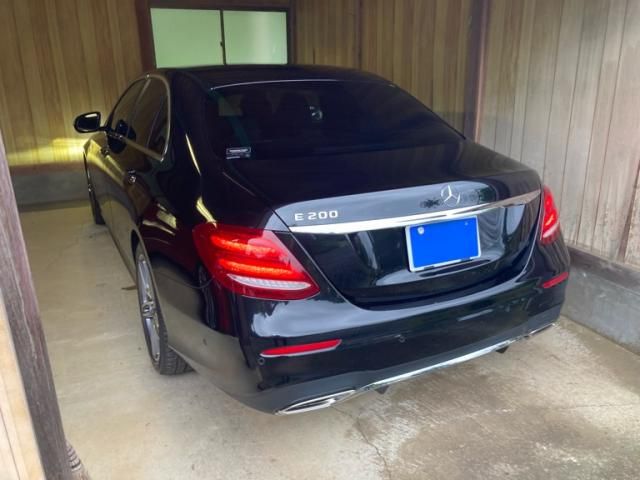 MERCEDES BENZ E class sedan