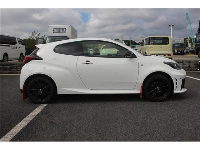 GR YARIS