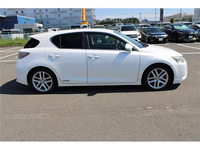 LEXUS CT200h