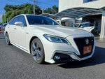 CROWN sedan hybrid