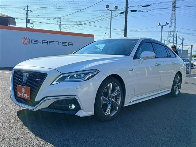 CROWN sedan hybrid