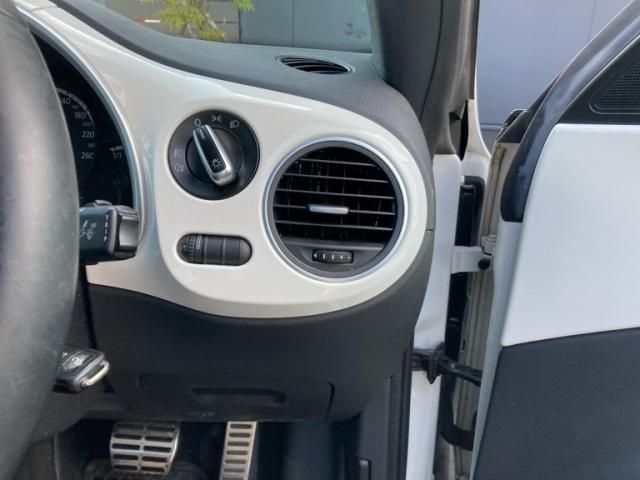 VOLKSWAGEN The BEETLE