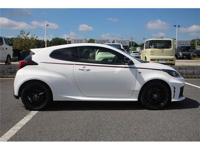 GR YARIS