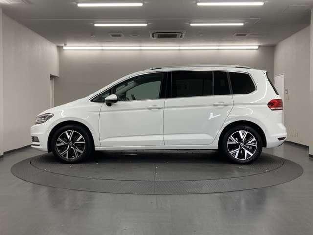VOLKSWAGEN GOLF TOURAN