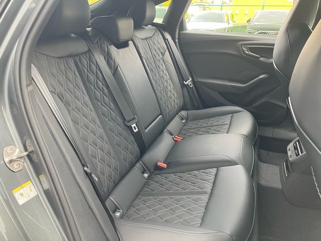 AUDI S5 Sedan