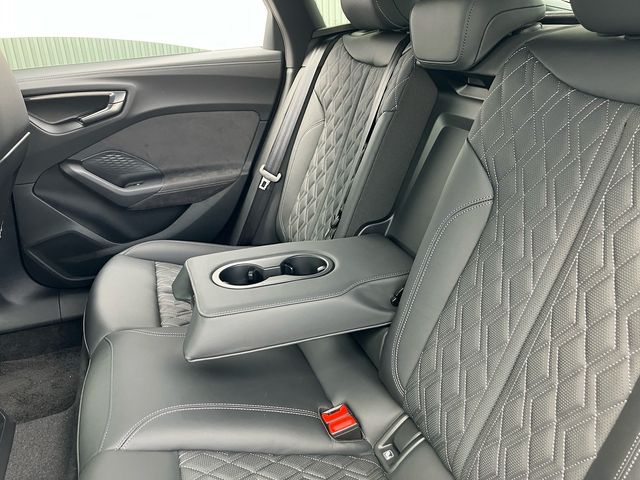 AUDI S5 Sedan