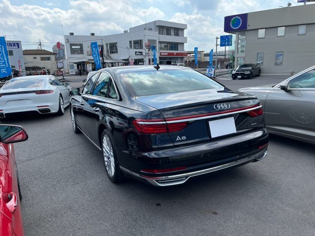 AUDI A8
