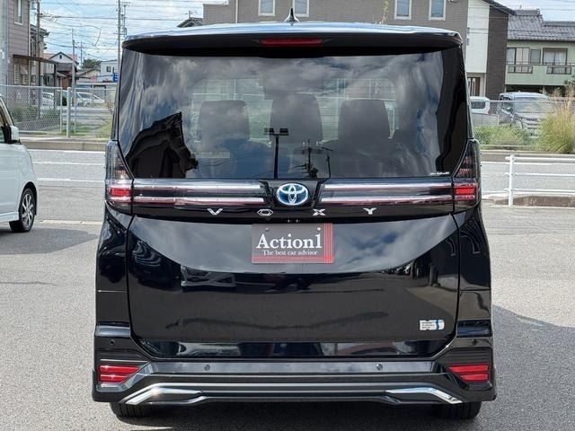 VOXY HYBRID