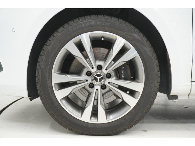MERCEDES BENZ V class