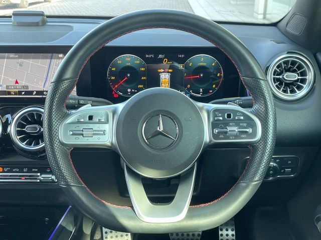 MERCEDES BENZ GLB