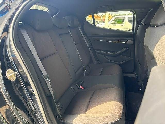 MAZDA3 FASTBACK