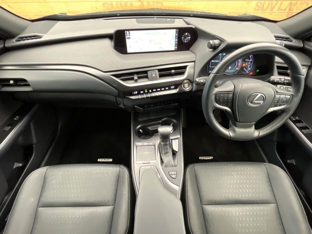 LEXUS UX200