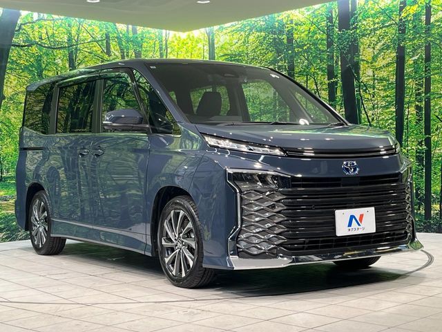 VOXY HYBRID