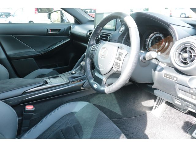 LEXUS IS350
