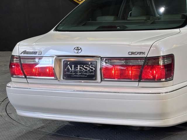 CROWN sedan
