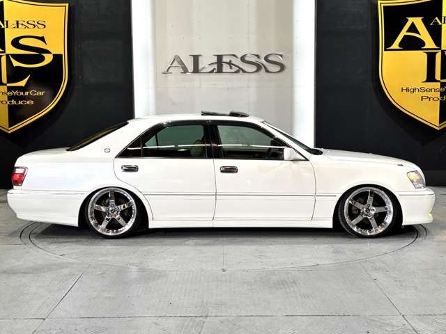 CROWN sedan